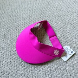 NWT Lululemon Seawheeze fast paced visor